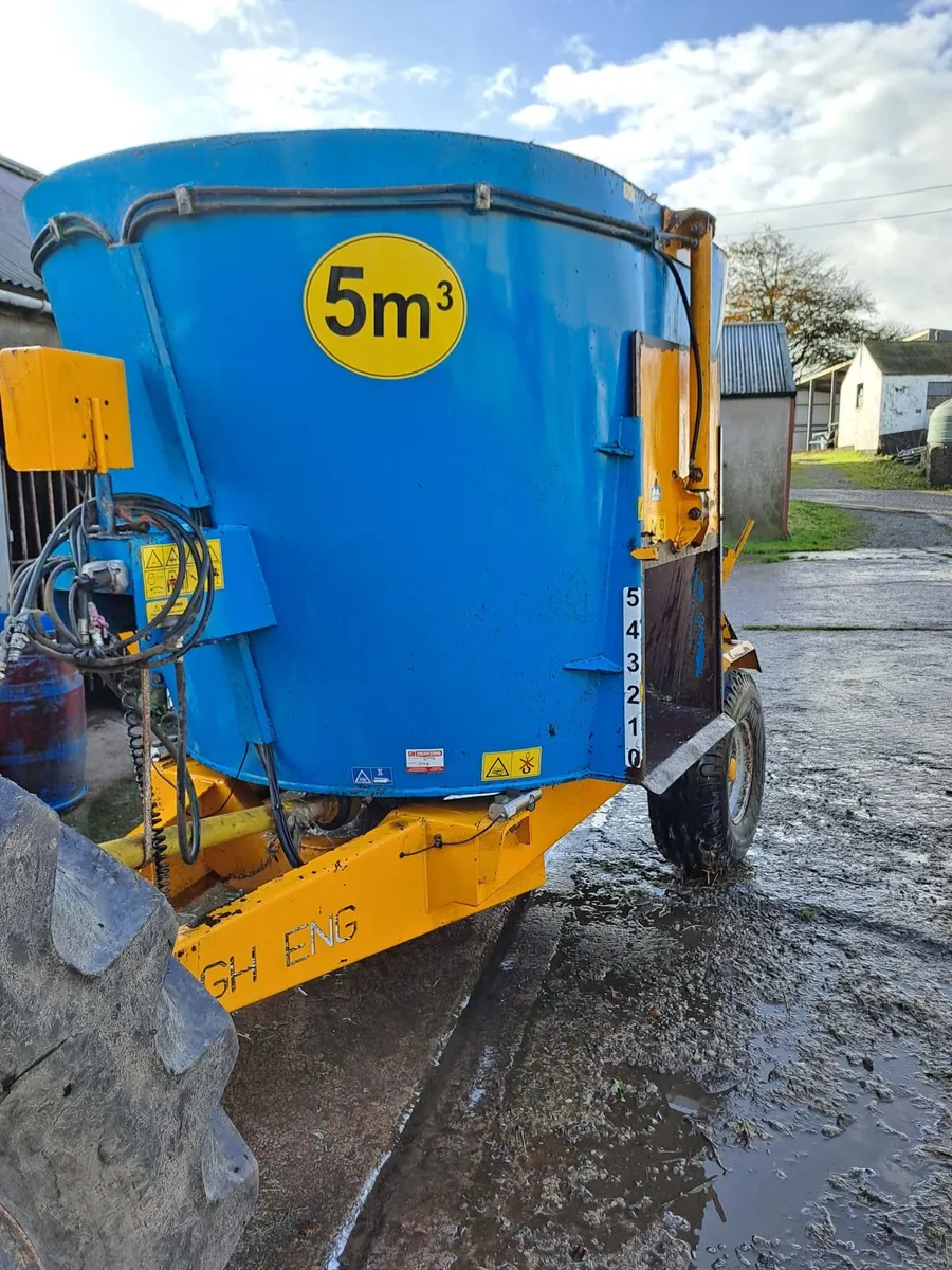 Tub diet feeder - Image 1