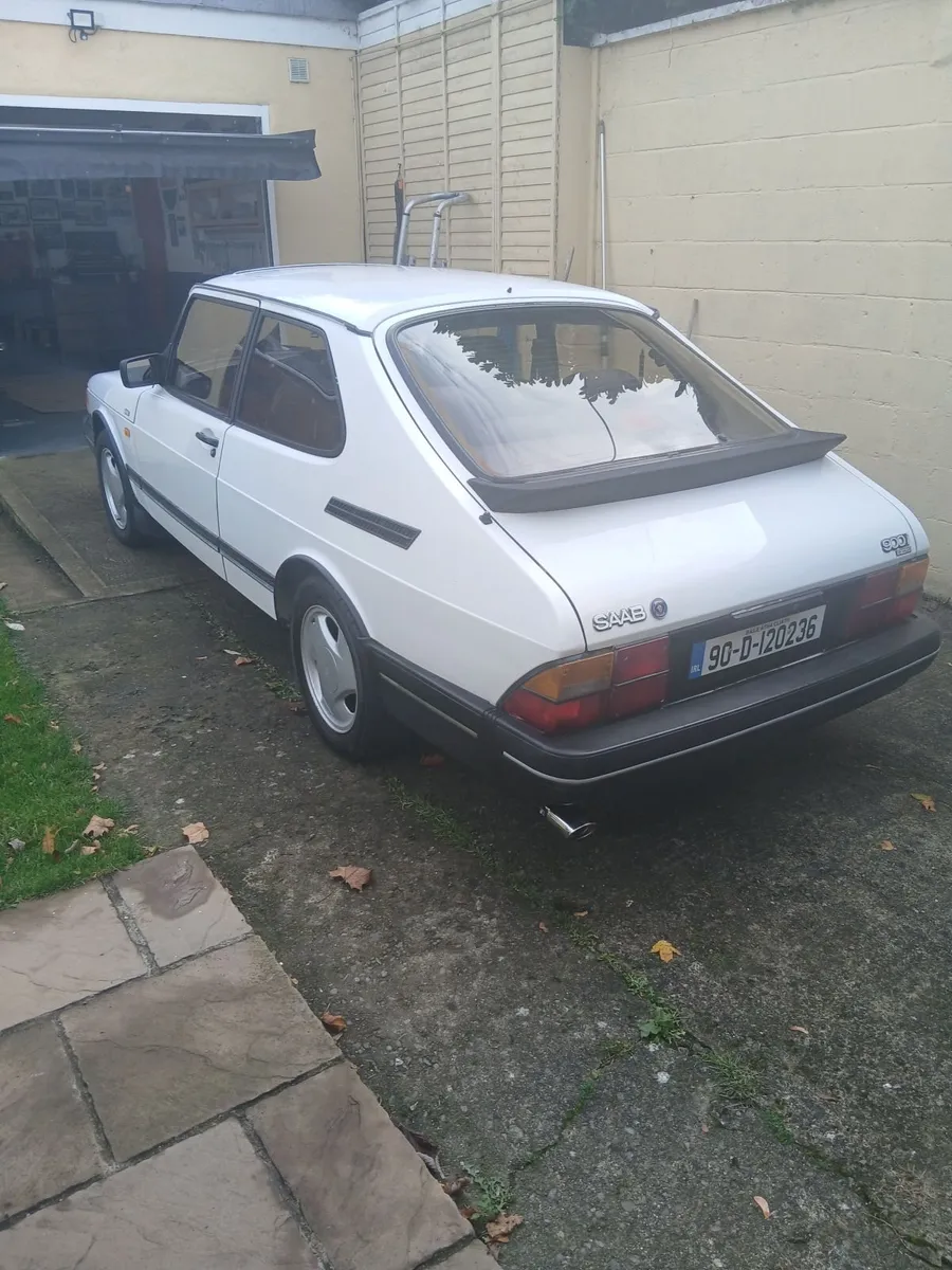 Saab 900 1990 - Image 1