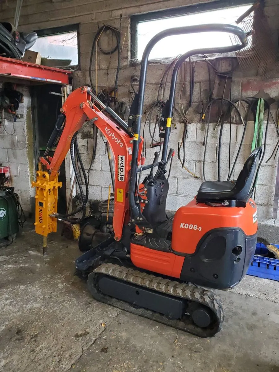 Kubota micro digger K008