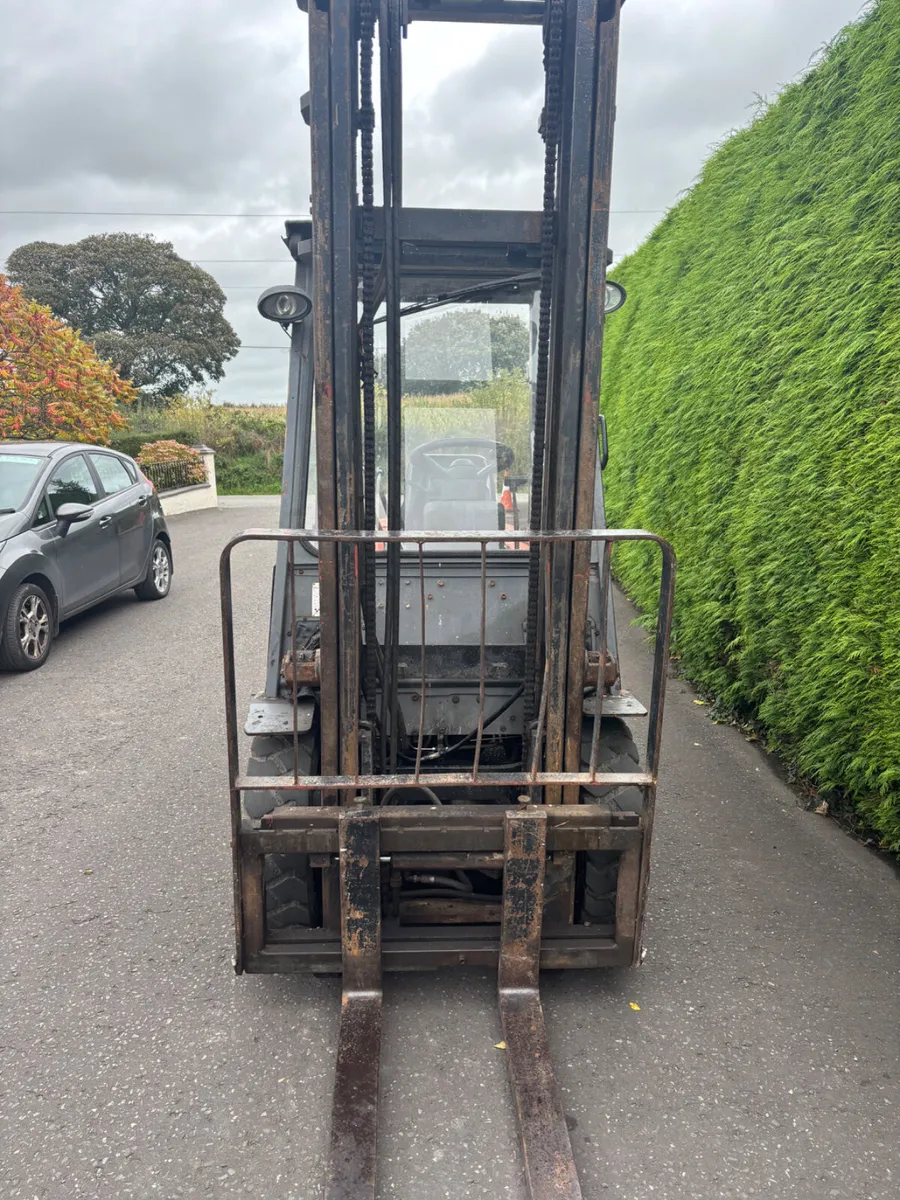 Toyota 2.5 ton forklift - Image 2