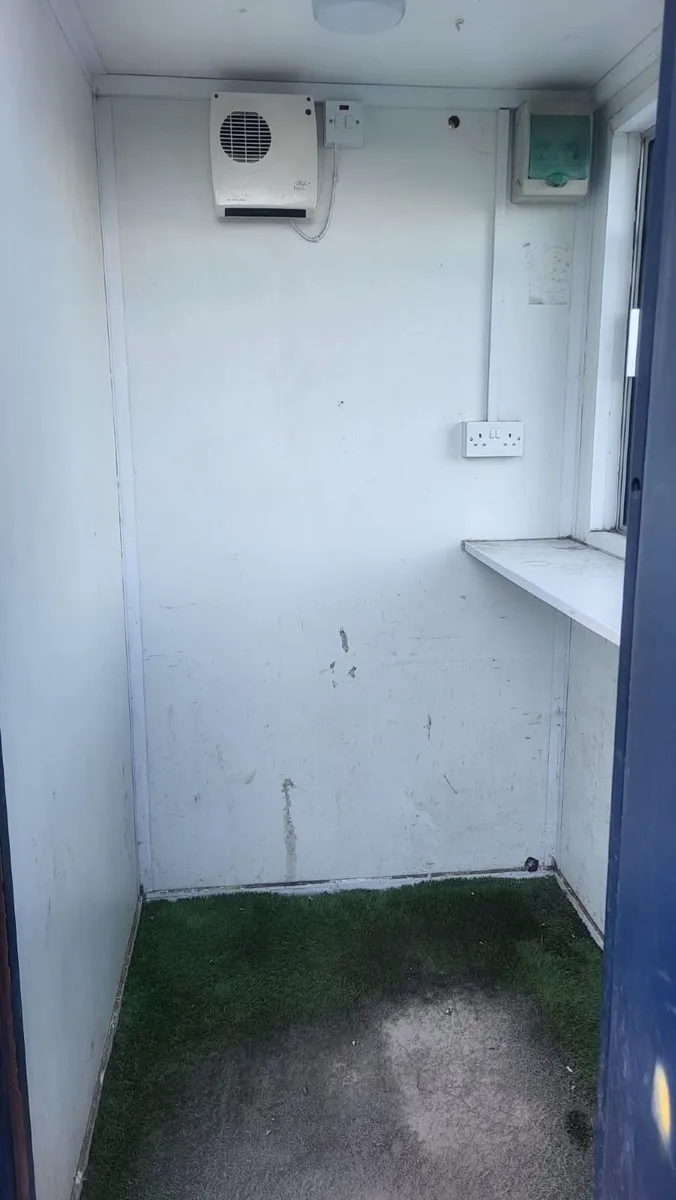 Security hut - Image 2