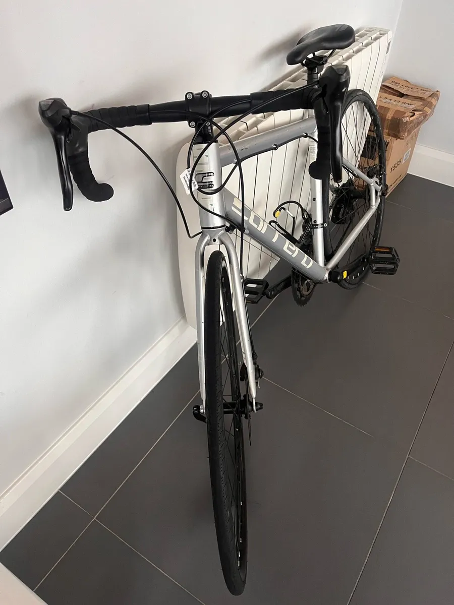 Carrera Road Bike - Image 4