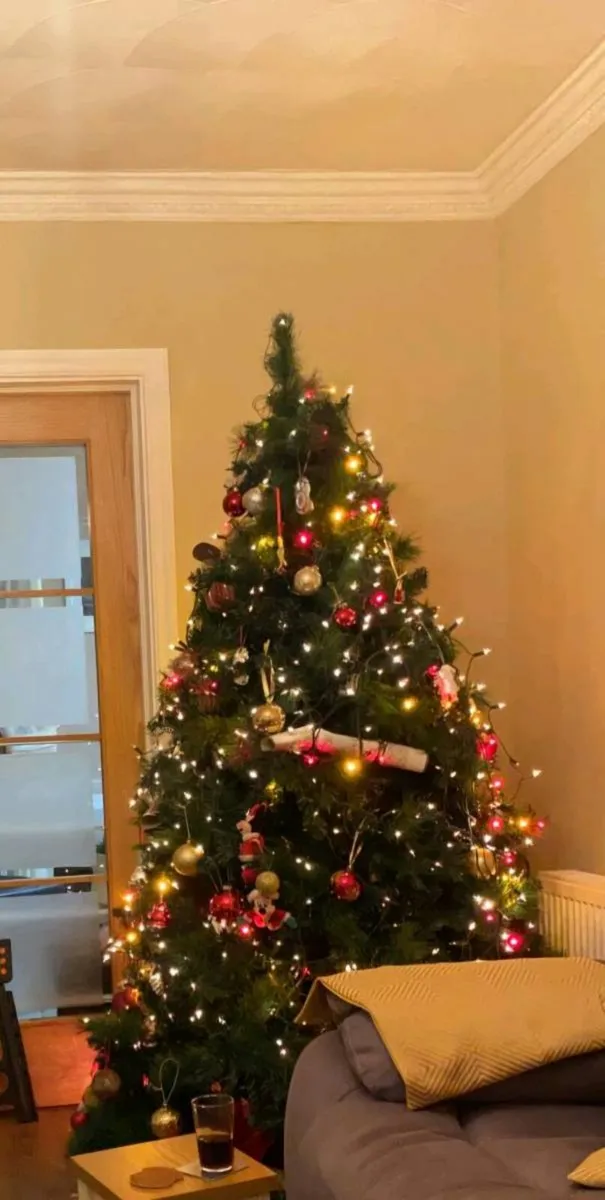 Christmas Tree, 7ft - Image 2
