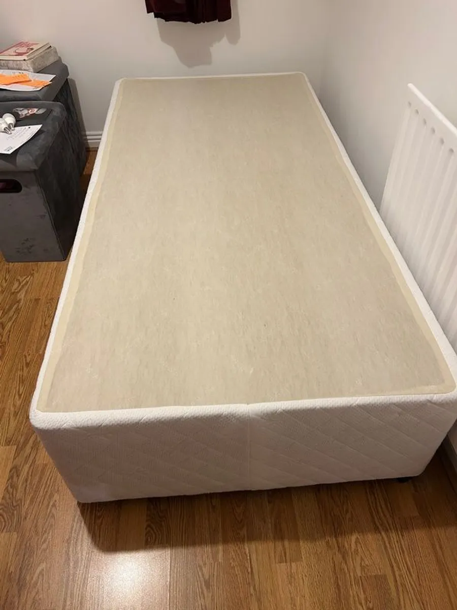 Single bed - Image 3