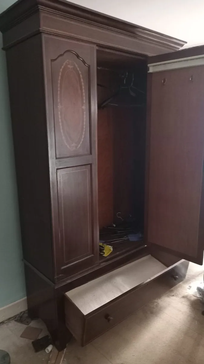 Wardrobe - Image 2