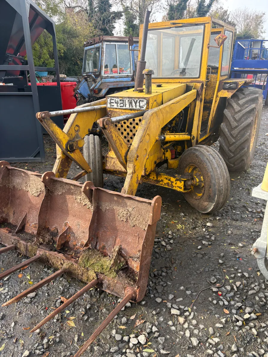 Massey Ferguson industrial tractor - Image 1