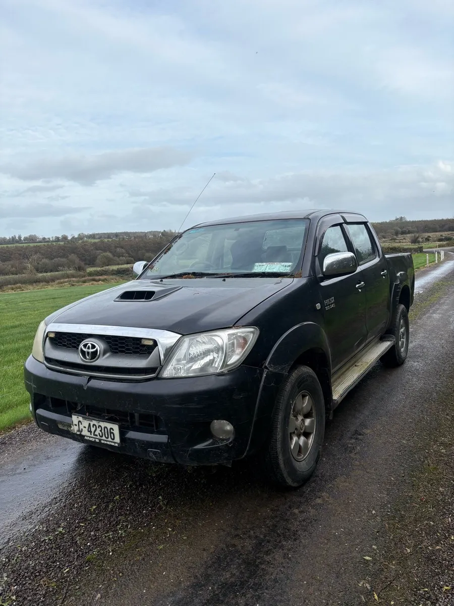 Toyota Hilux 2009 (farm jeep ) - Image 1