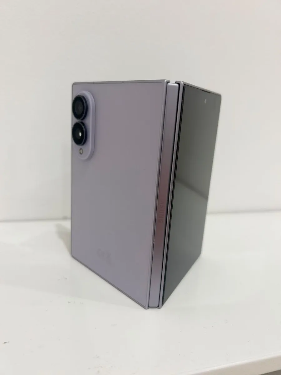 Samsung Galaxy Z Fold 8 - Image 1