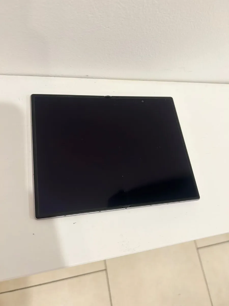 Samsung Galaxy Z Fold 8 - Image 3