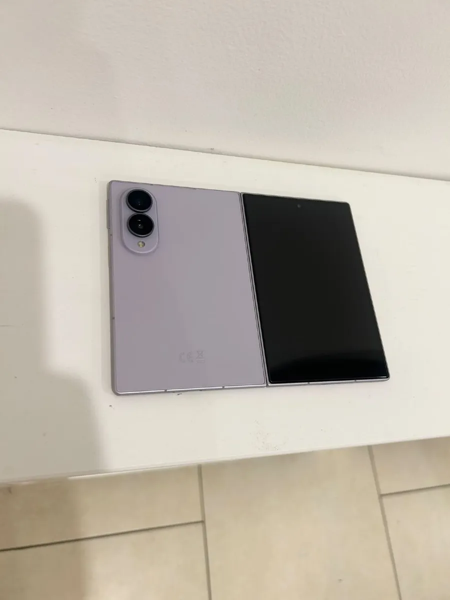 Samsung Galaxy Z Fold 8 - Image 4