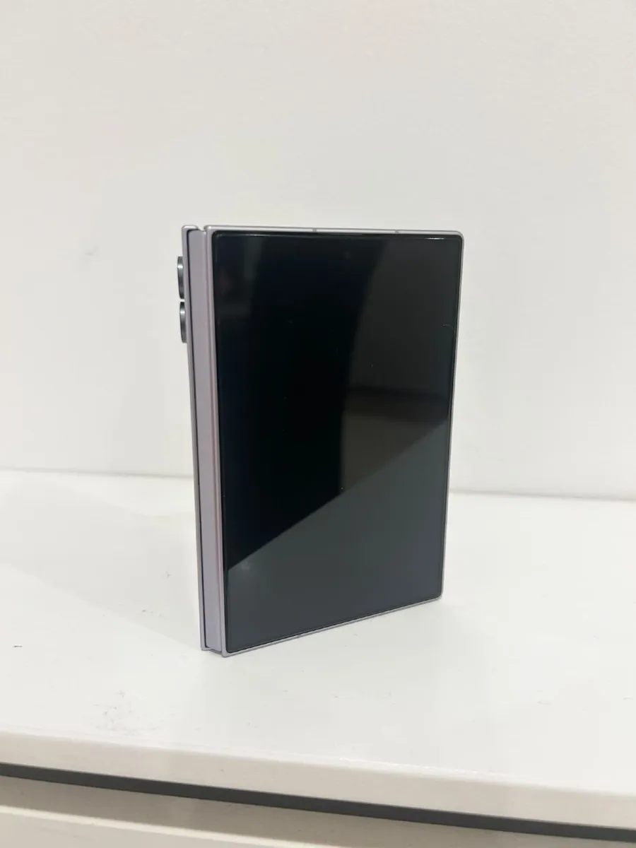 Samsung Galaxy Z Fold 8 - Image 2