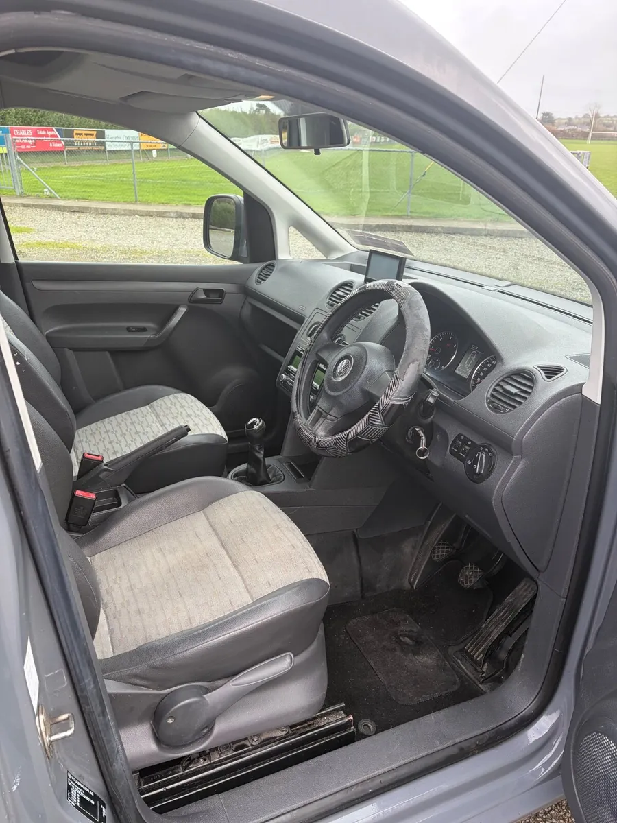 Volkswagen Caddy 2014 - Image 2