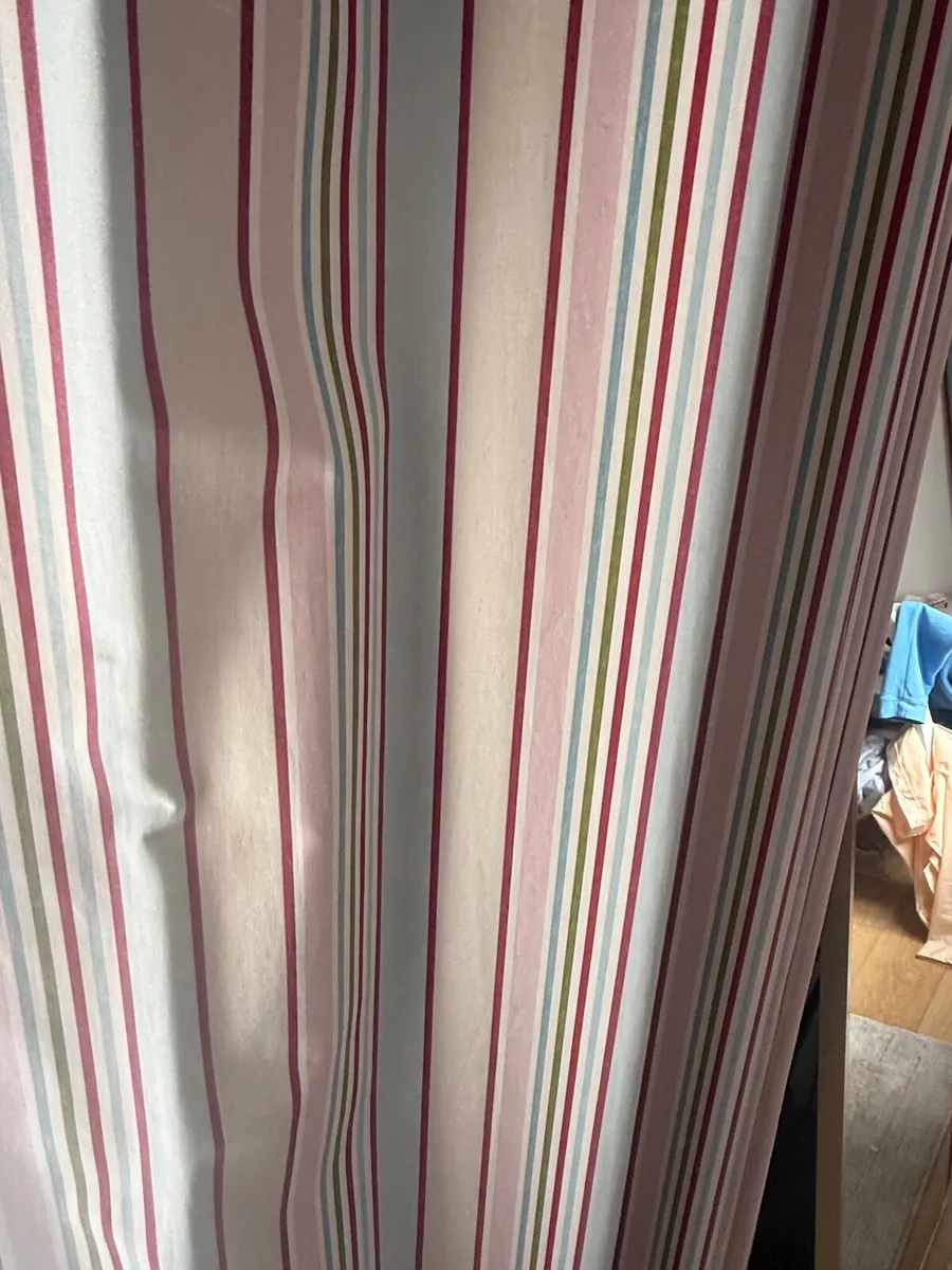 Curtains - Image 2