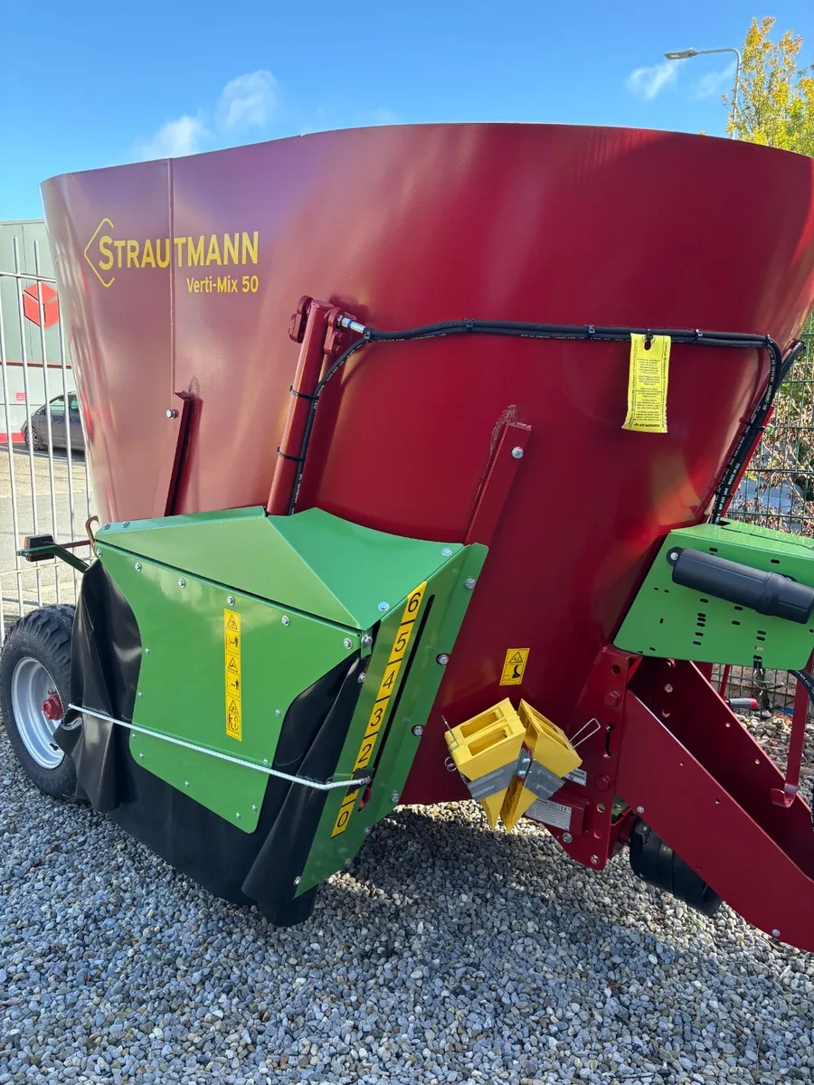 Strautmann VertiMix 50 Tub Feeder - Image 1