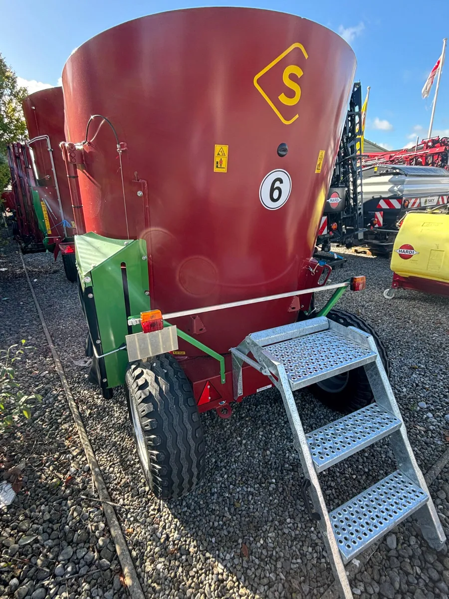Strautmann VertiMix 50 Tub Feeder - Image 3