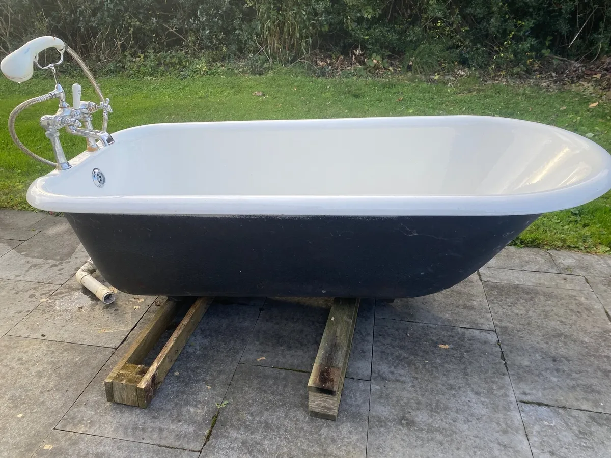 Cast iron bath - Image 2