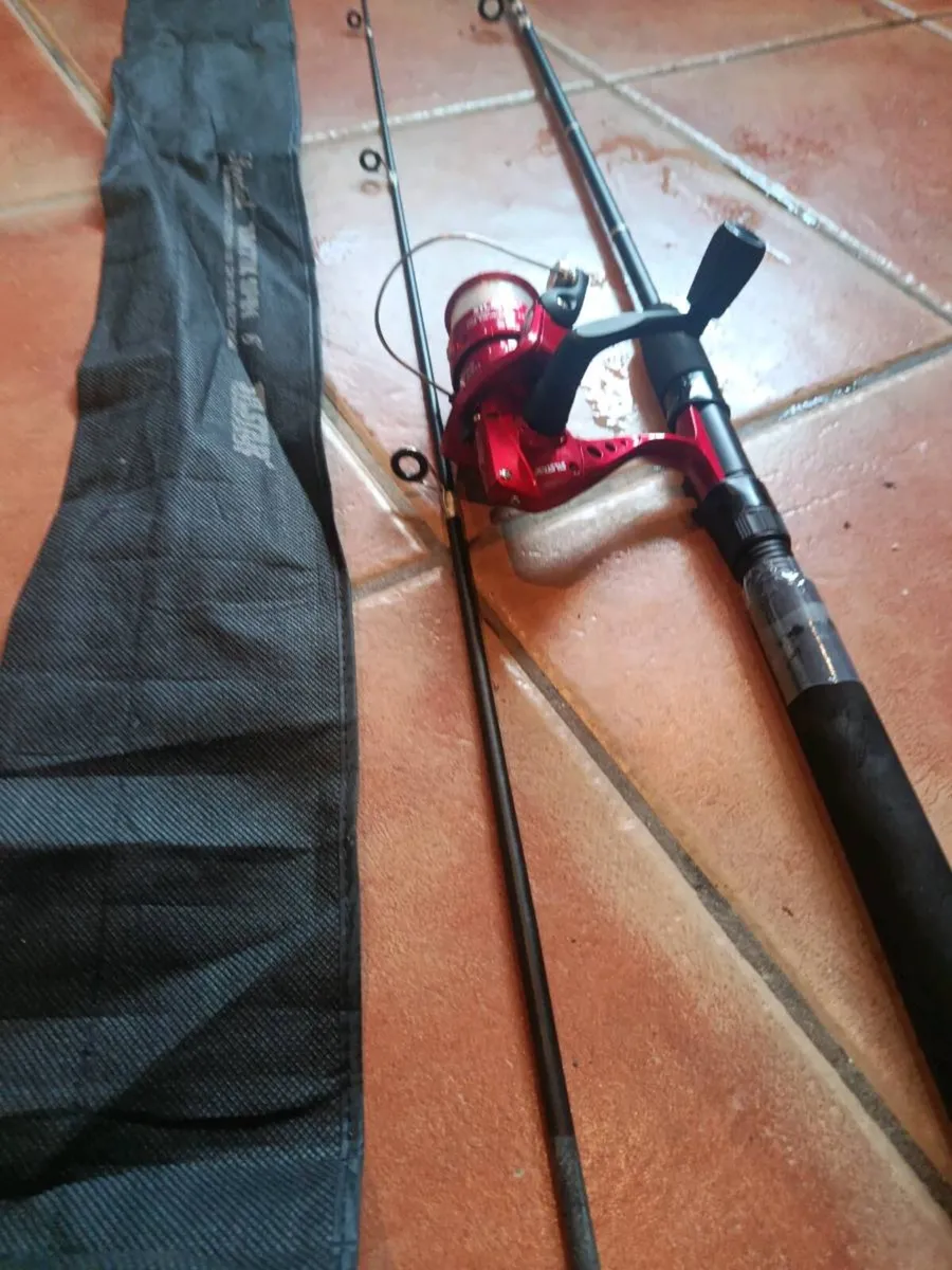 Brand new 6' fishing rod reel and line - Image 1