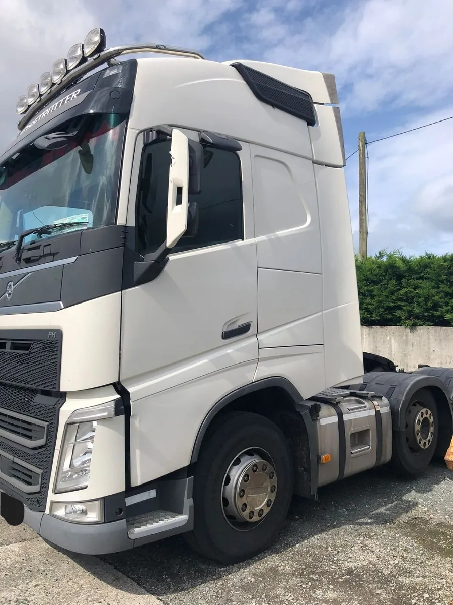 Selection Volvo Tactor Units - For Sale - Image 3