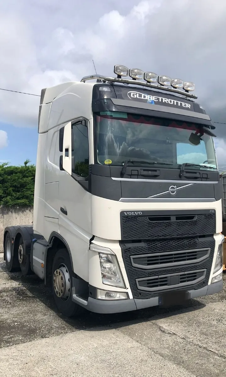 Selection Volvo Tactor Units - For Sale - Image 1