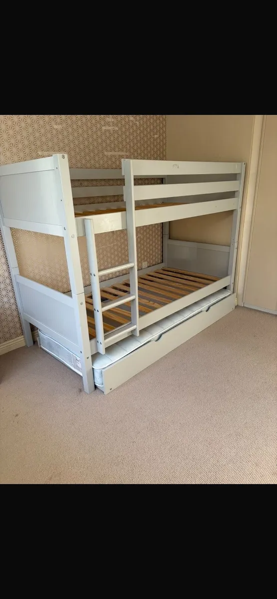 Bunk bed