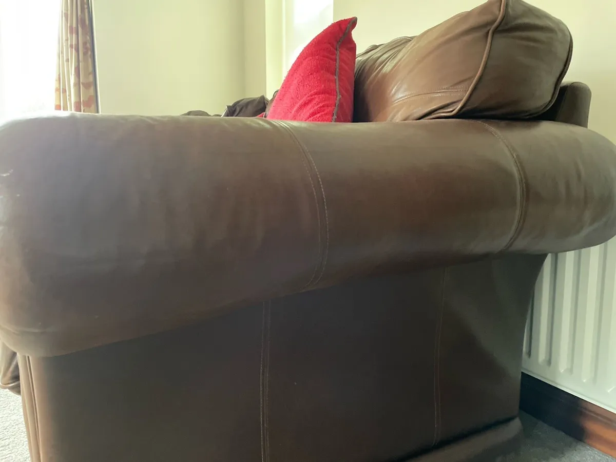Suite of furniture - Image 2