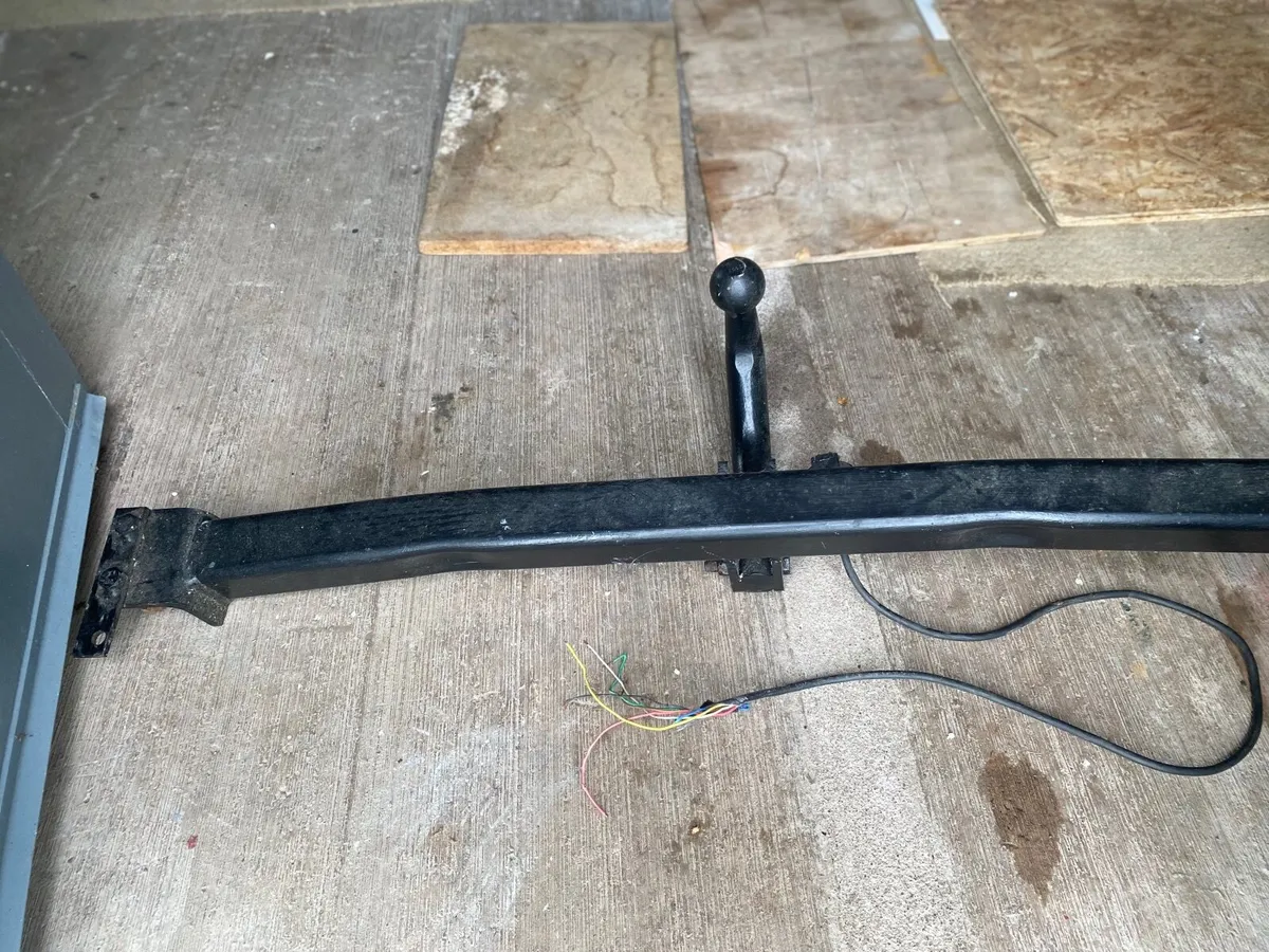Mercedes towbar - Image 1