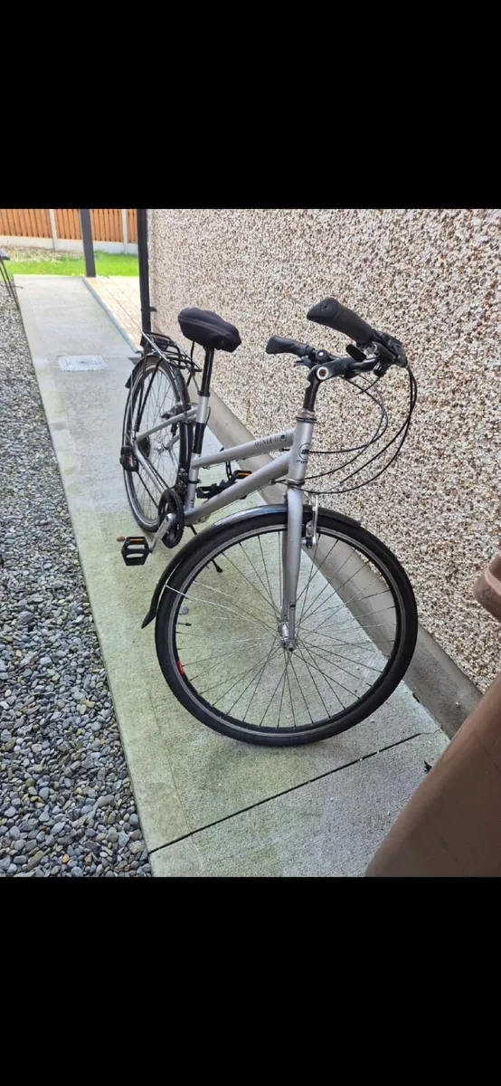 ladies hybrid bicycle - Image 1