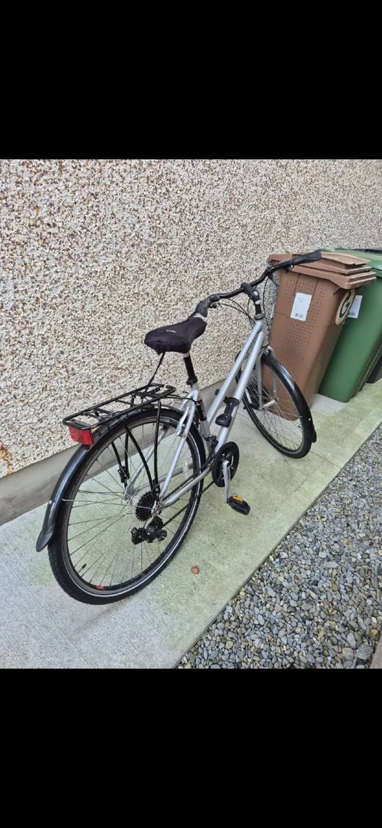 ladies hybrid bicycle - Image 2