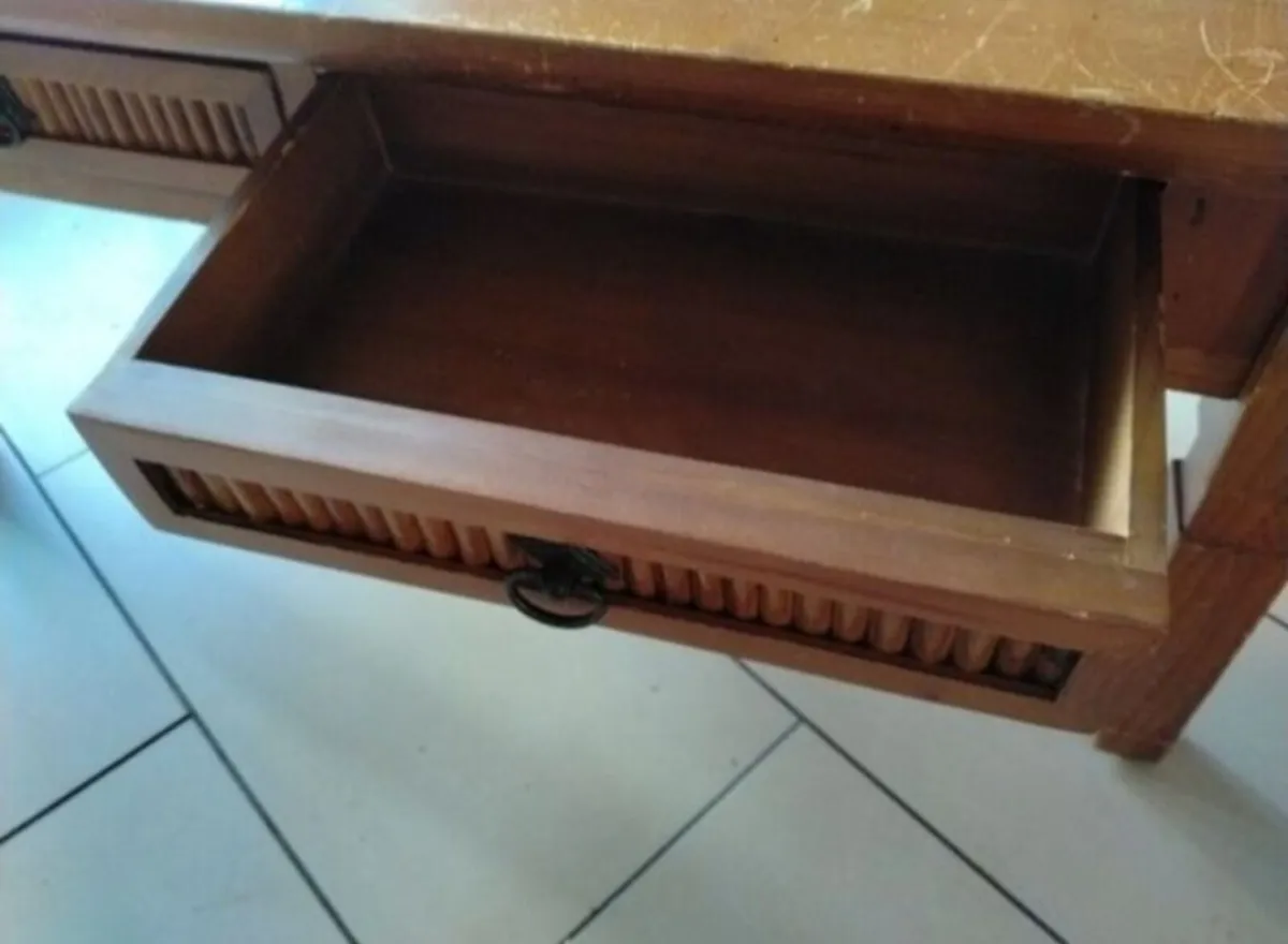 Large coffee table - Image 2
