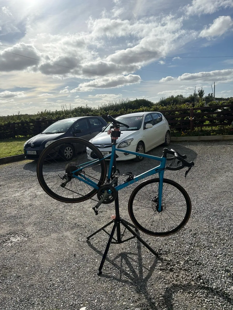 Cube attain road bike - Image 1