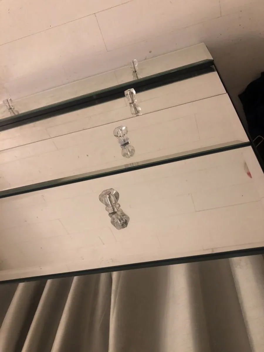 chest of drawers - Image 4