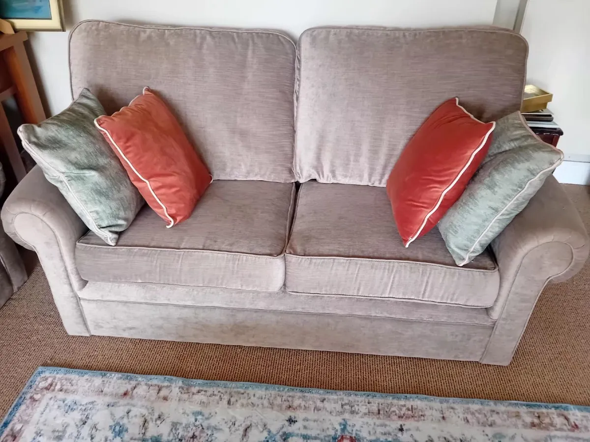 couches - Image 2