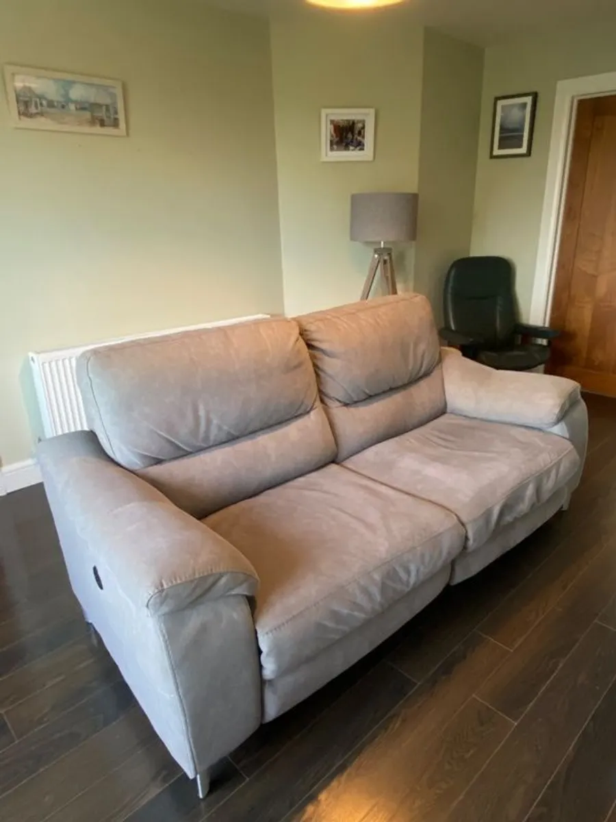 Couch (3 seater) - Image 1