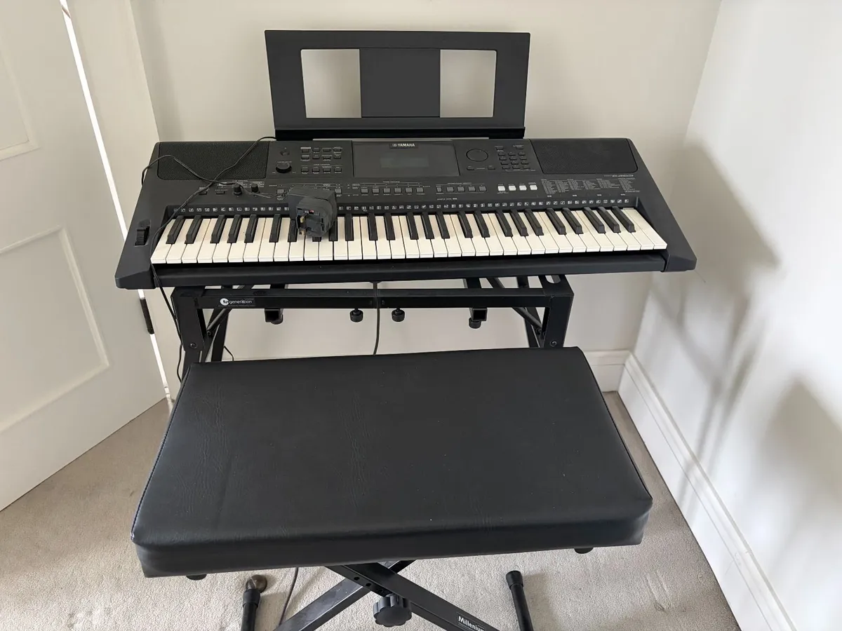 Yamaha PSR E463 keyboard with stand and stool - Image 1