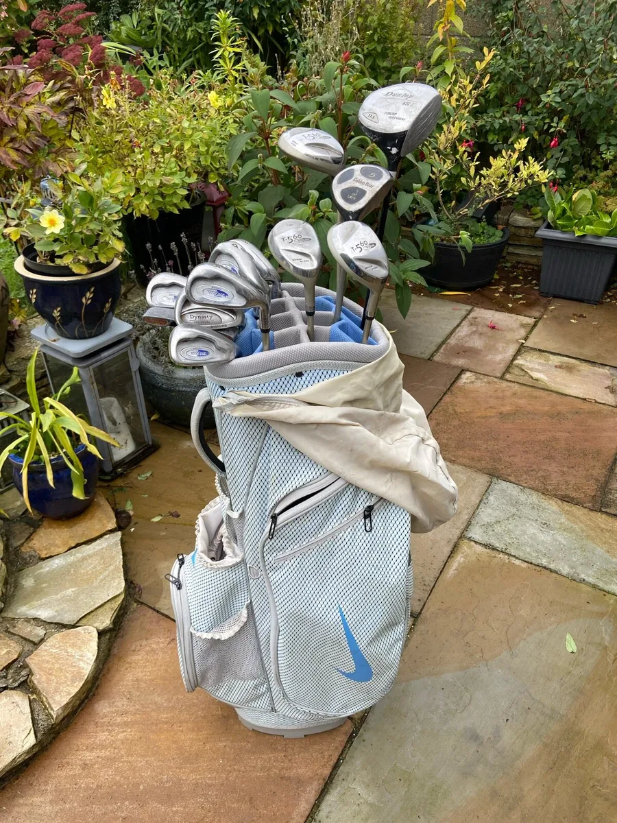Lady’s. Golf. Clubs. &. Bag - Image 1