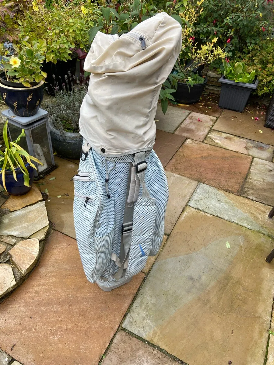 Lady’s. Golf. Clubs. &. Bag - Image 4