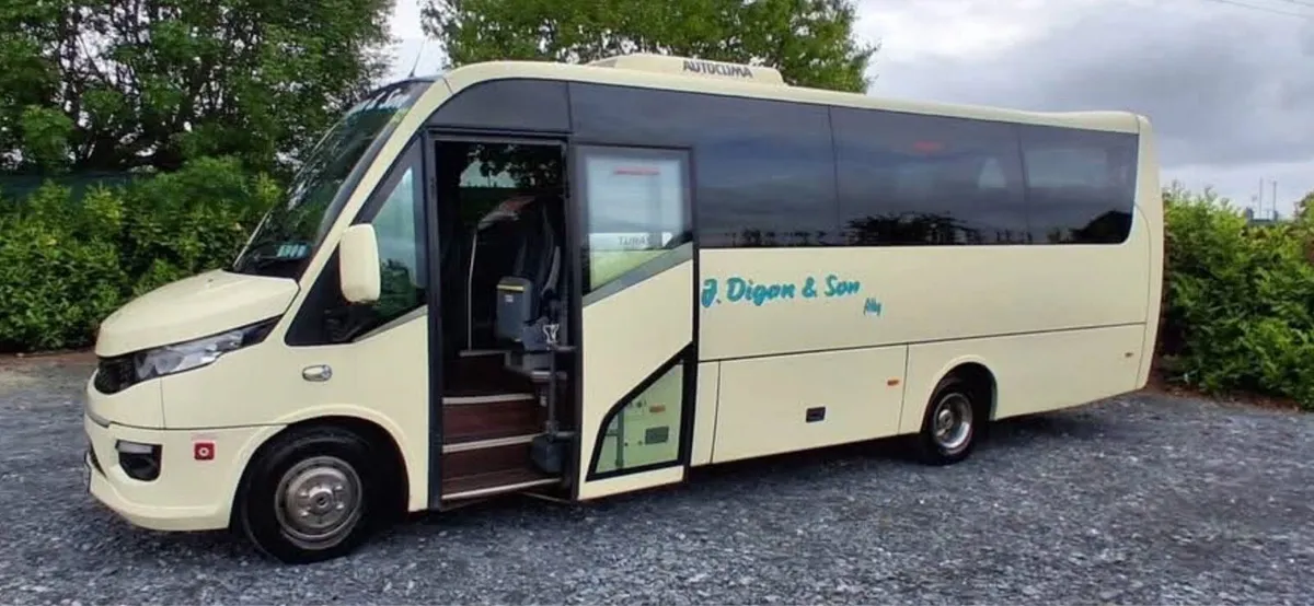 2022 Turas  700 30 seater low klms - Image 2