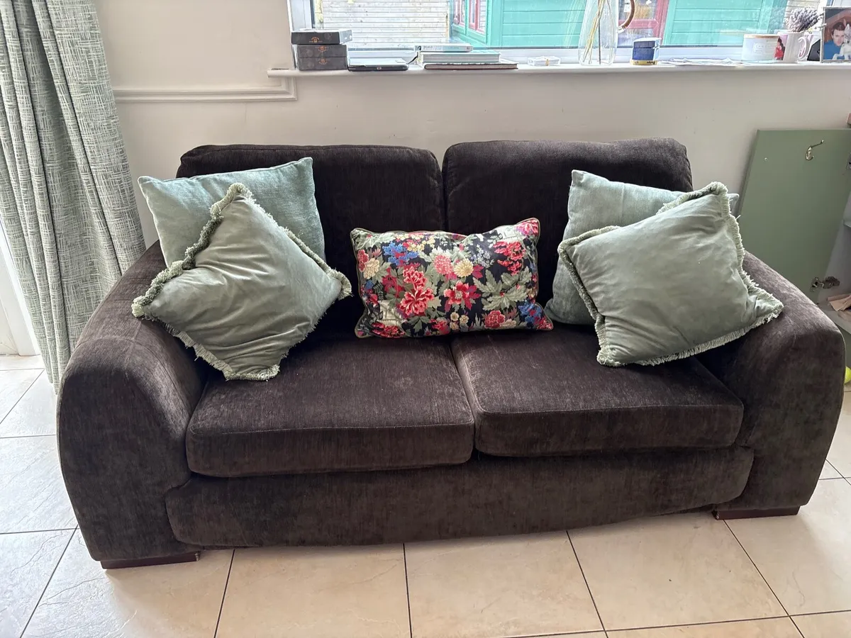 Beautiful Couch - Image 1