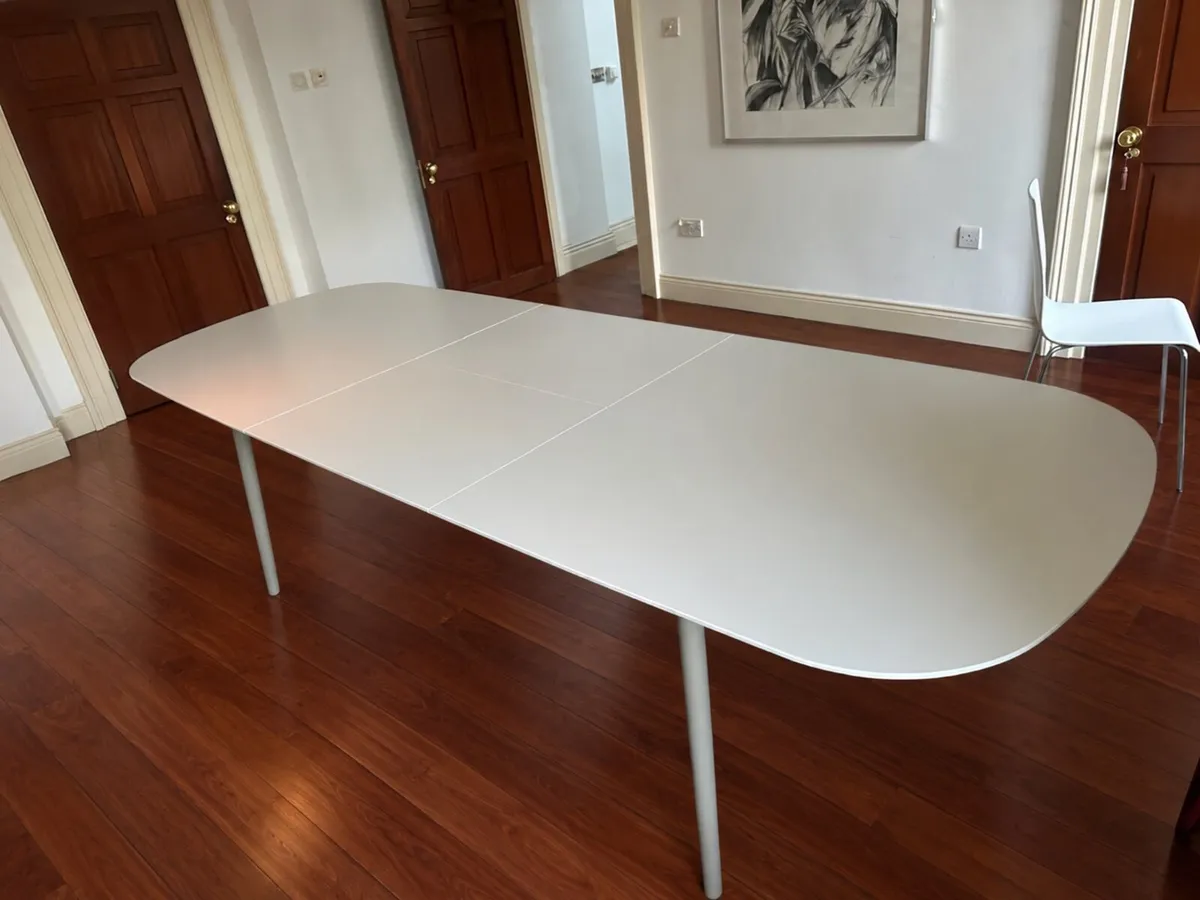 Kingston Dining table by BoConcept - Image 1