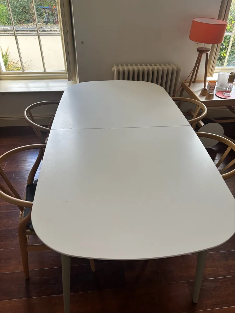 Kingston Dining table by BoConcept - Image 4