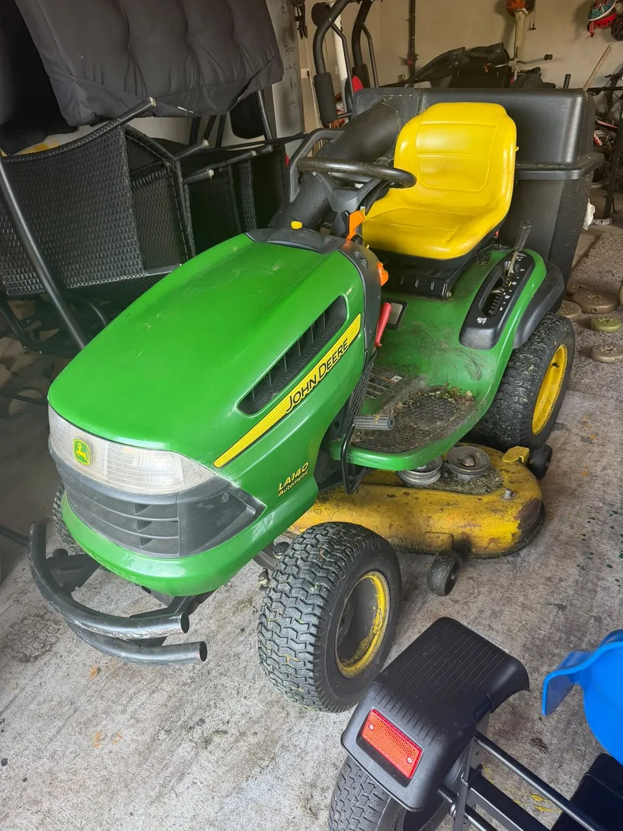 John Deere la140 ride on mower Delivery available - Image 1