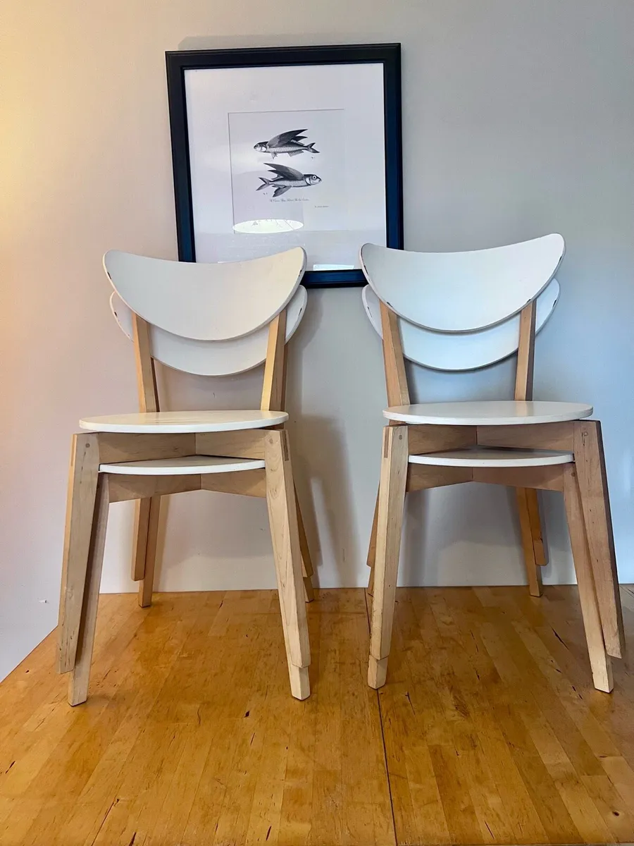 Bjursta extendable table & 4 chairs - Image 2