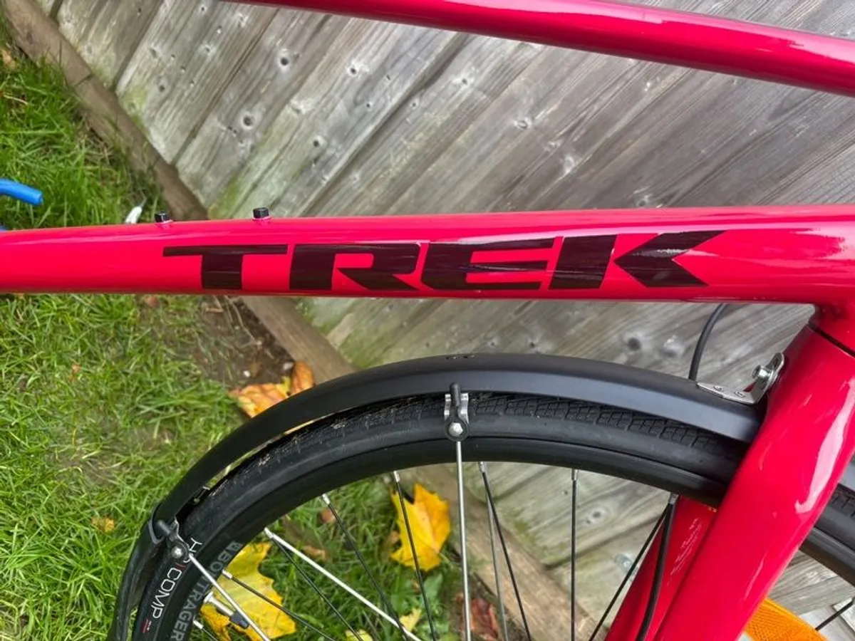 trek ladies bike - like new - Image 2