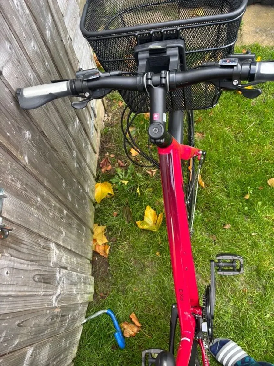 trek ladies bike - like new - Image 3