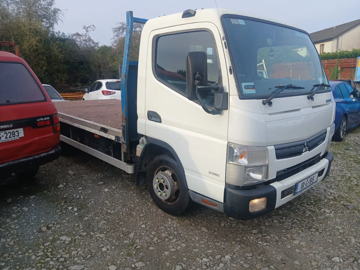 Mitsubishi Fuso 3.5 ton flat bed pick up 2018 - Image 2