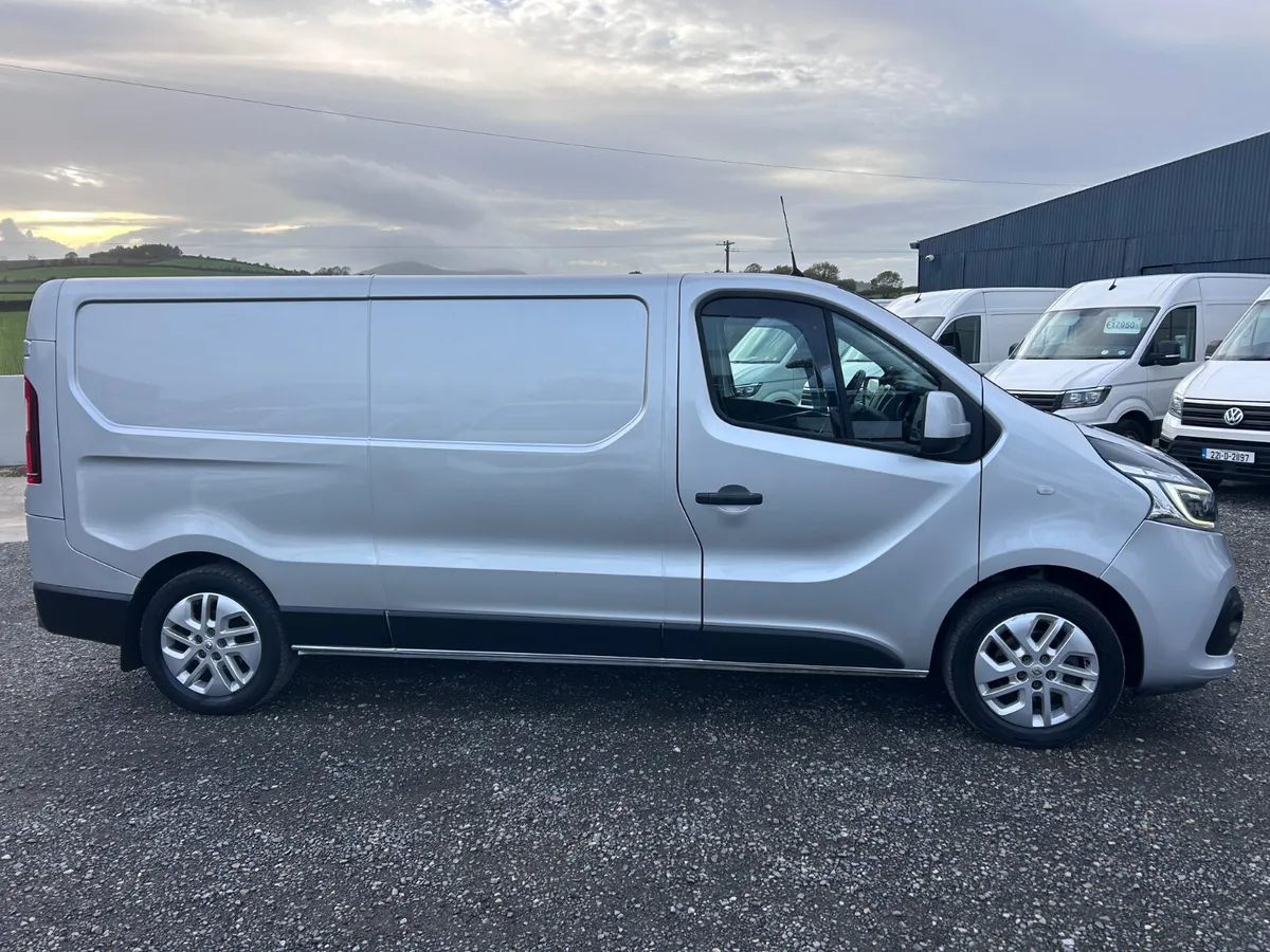 2021 Renault Trafic ‘Sport - 95’000 kms - Image 3
