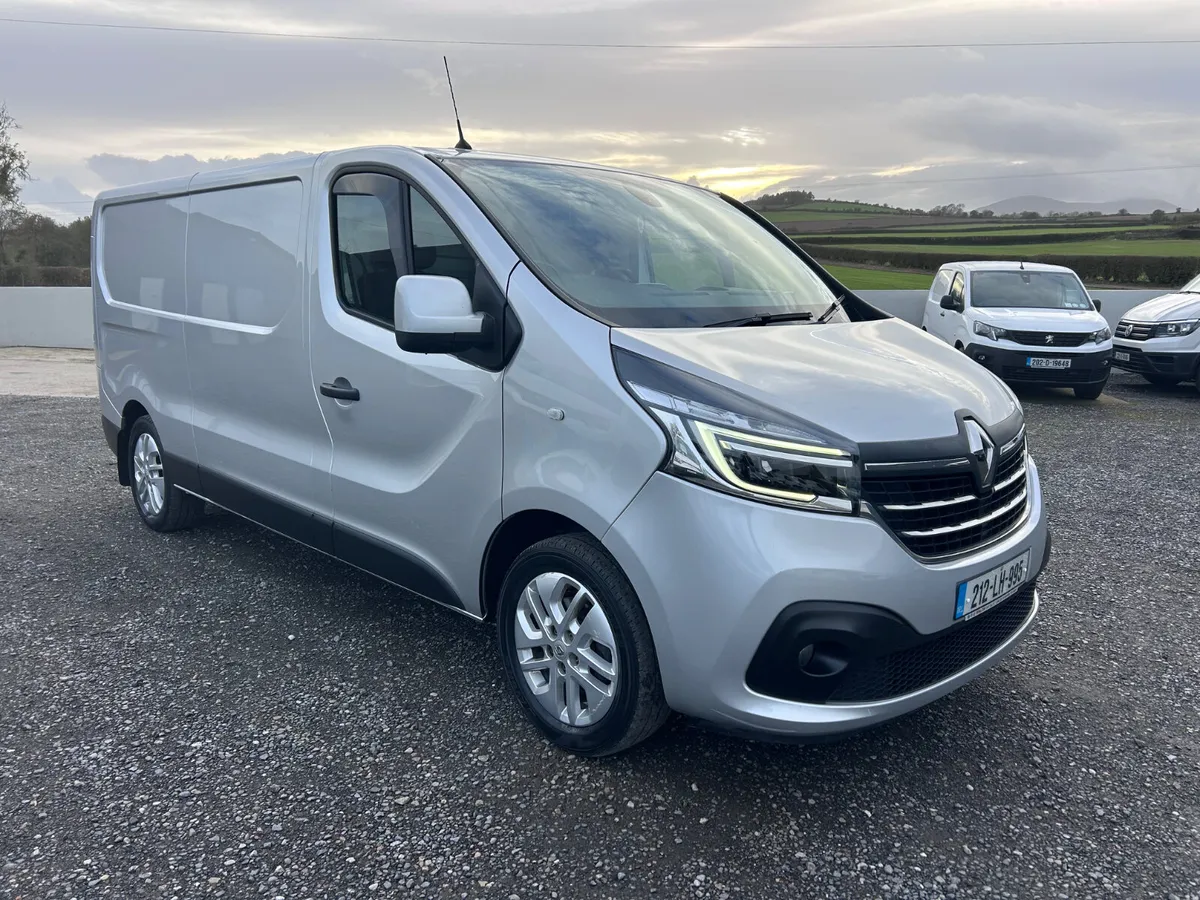 2021 Renault Trafic ‘Sport - 95’000 kms - Image 2