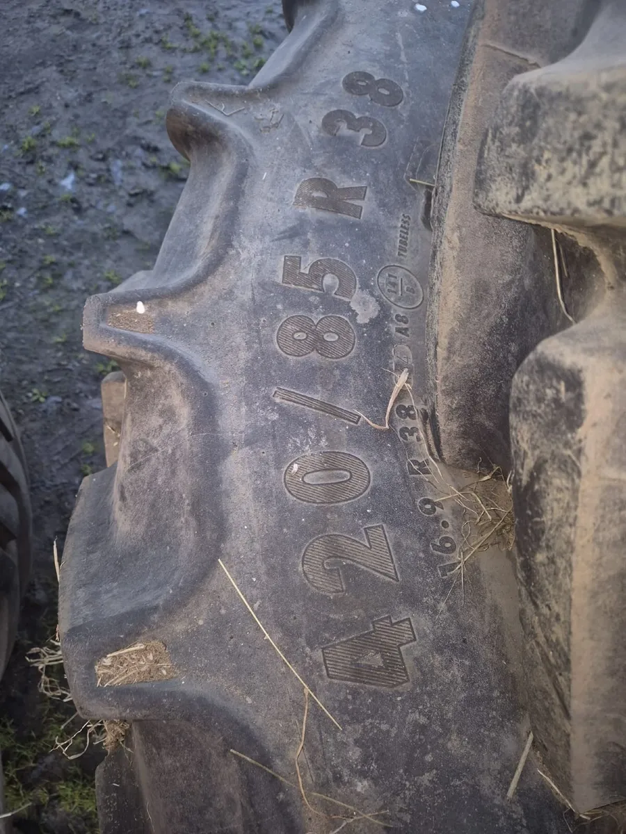 **John Deere Tractor Wheels & Tyres – Front & Rear - Image 4