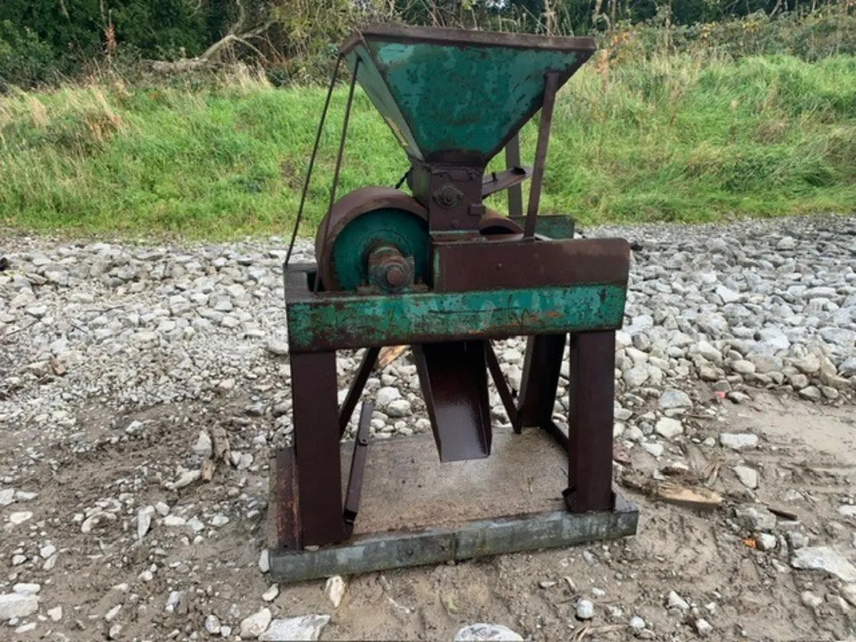 FRASER 9" ROLLER MILL - Image 1