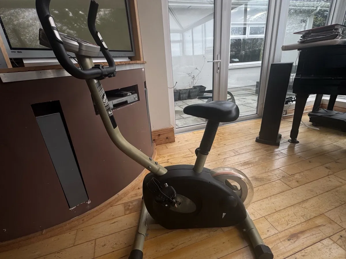 Exercise bike - Image 1